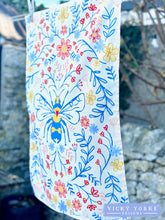 Load image into Gallery viewer, Cotton Tea Towel - Love Is In The Air - Bees